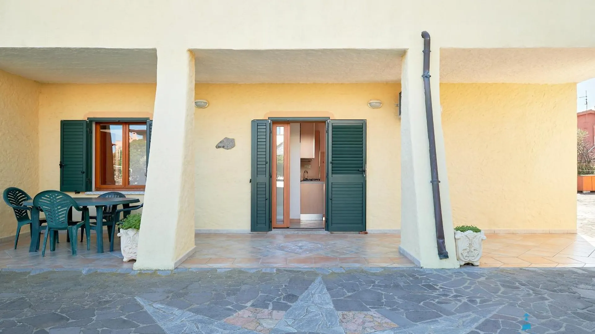 Residence porto Ottiolu 300MT spiaggia 0*,  Italia